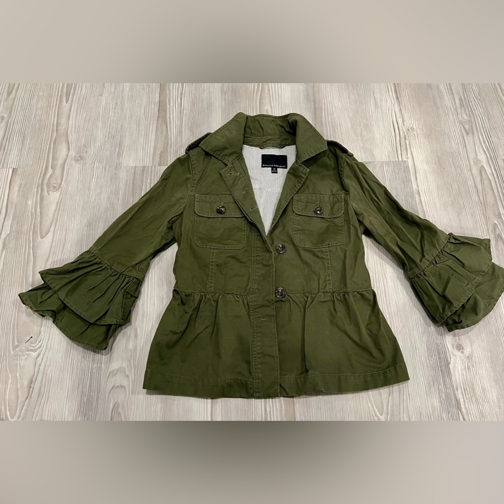 BANANA REPUBLIC Women’s Jacket. XS. EUC. Adorable Ruffle Sleeve! Great for Fall!